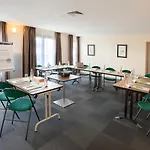 Campanile Nature - Sud Aeroport 3* Πουατιέ