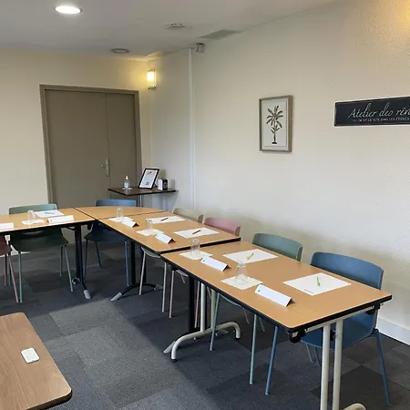 Campanile Nature - Poitiers Sud Aeroport 3* Poitiers