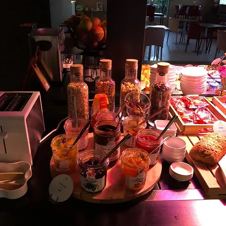 Campanile Nature - Poitiers Sud Aeroport מלון 3*