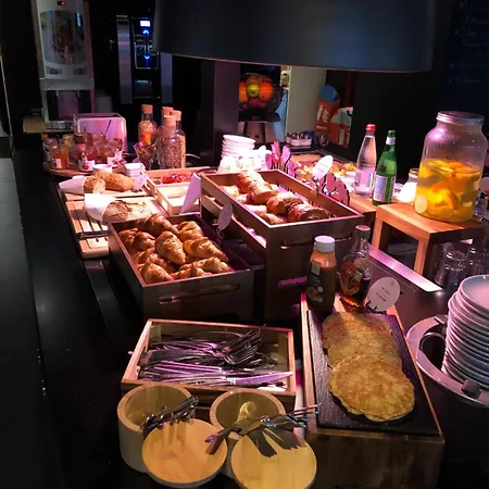 Hotel Campanile Nature - Poitiers Sud Aeroport