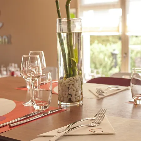 מלון Campanile Nature - Poitiers Sud Aeroport