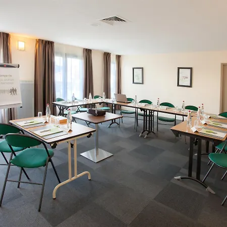 Campanile Nature - Poitiers Sud Aeroport 3* Poitiers