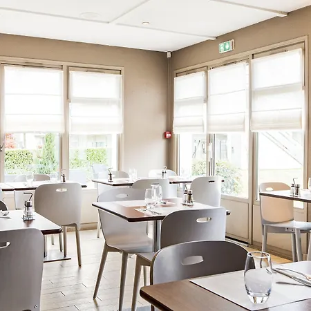 Campanile Nature - Poitiers Sud Aeroport Hotel Poitiers