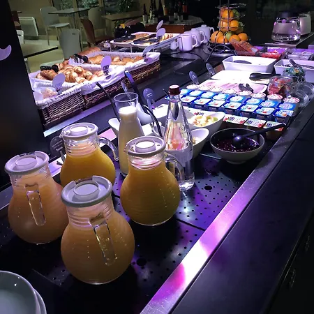 Hotel Campanile Nature - Poitiers Sud Aeroport