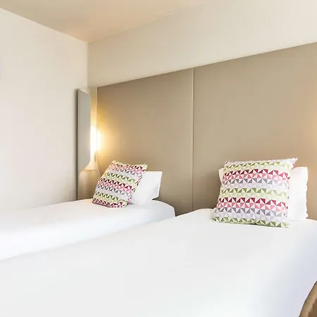 Campanile Nature - Poitiers Sud Aeroport Hotel 3*