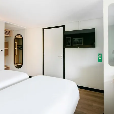 Campanile Nature - Poitiers Sud Aeroport