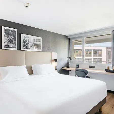 Campanile Nature - Poitiers Sud Aeroport Hotel 3*