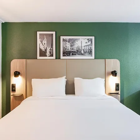 Hotel Campanile Nature - Poitiers Sud Aeroport 3*