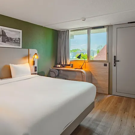 Campanile Nature - Sud Aeroport מלון 3*