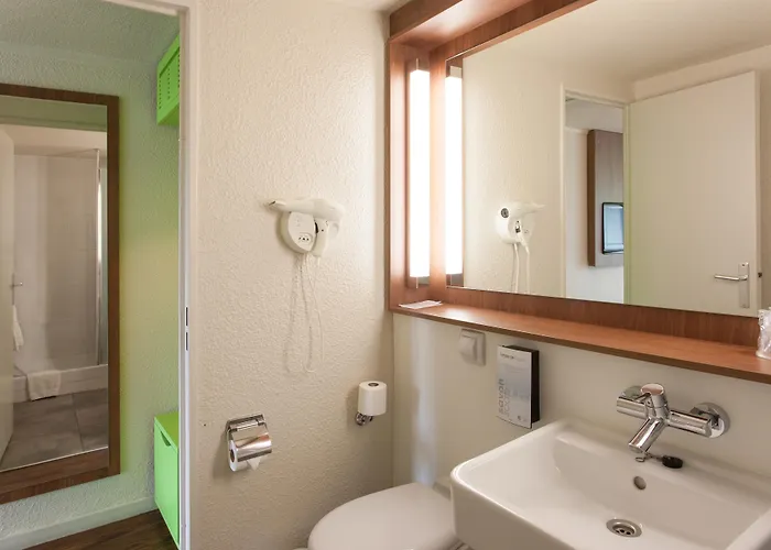 Campanile Nature - Sud Aeroport 3* Poitiers