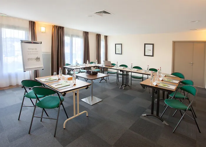 Campanile Nature - Sud Aeroport 3* Poitiers