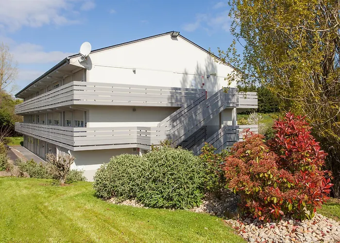 Hotel Campanile Nature - Poitiers Sud Aeroport