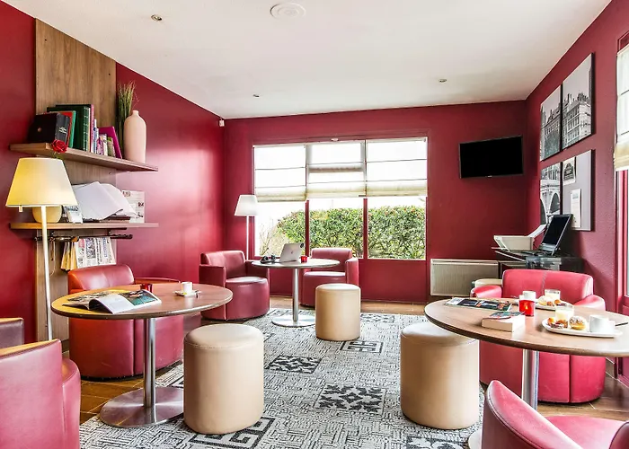 Hotel Campanile Nature - Sud Aeroport Poitiers