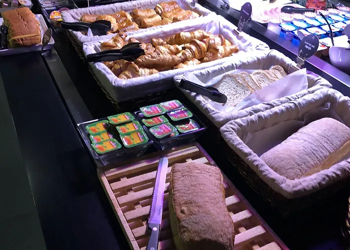 Campanile Nature - Sud Aeroport 3* Poitiers