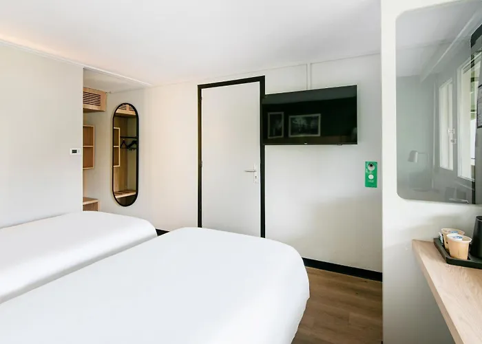 Campanile Nature - Poitiers Sud Aeroport