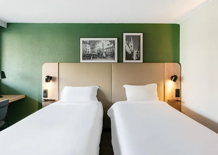 Hotel Campanile Nature - Sud Aeroport 3*