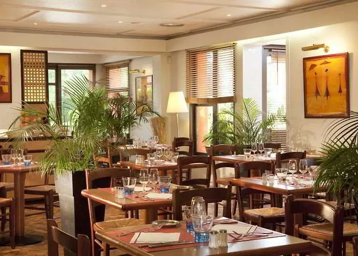 Campanile Nature - Sud Aeroport 3*